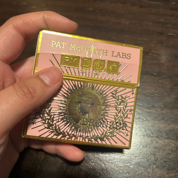 Pat McGrath Labs Divine Bronzer in Bronze Divinity (Terracotta Bronze) - Picture 6 of 10